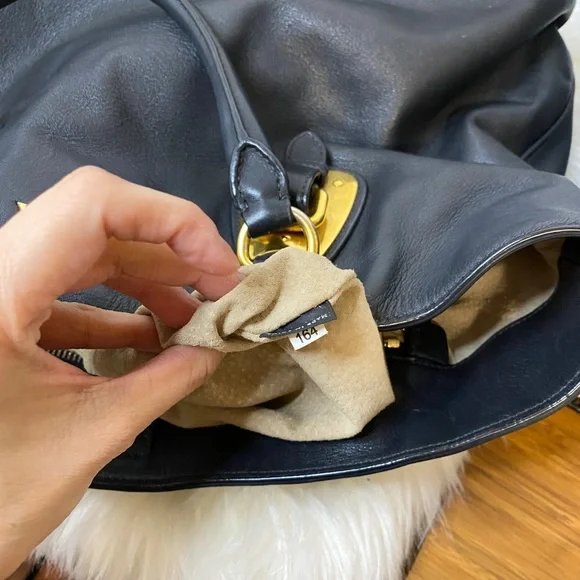 Authentic Prada - Picture 4 of 7